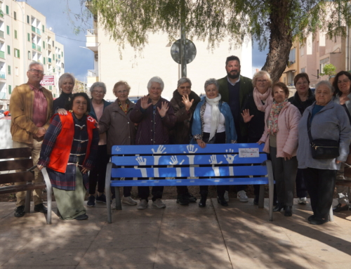 L’Ajuntament de Marratxí i Creu Roja inauguren “Un banc per a compartir”, una iniciativa contra la soledat no desitjada